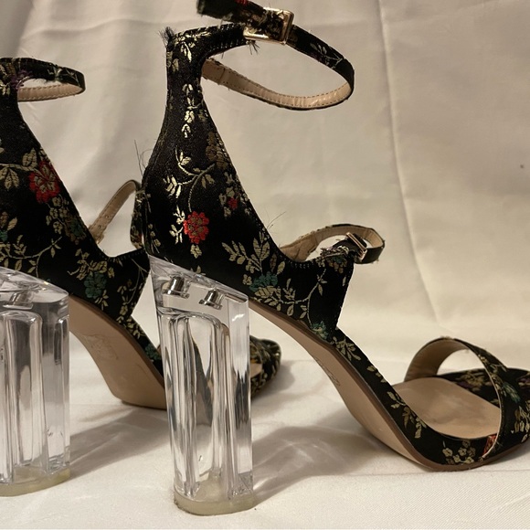 Three strap lucite heeled sandals with embroidered silk fabric - Picture 3 of 4
